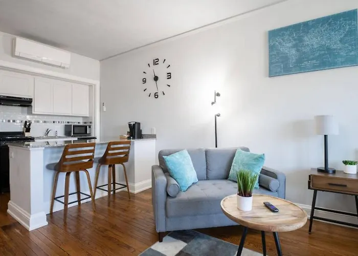 Vibes - Modern In The Heart Of Downtown Peoria